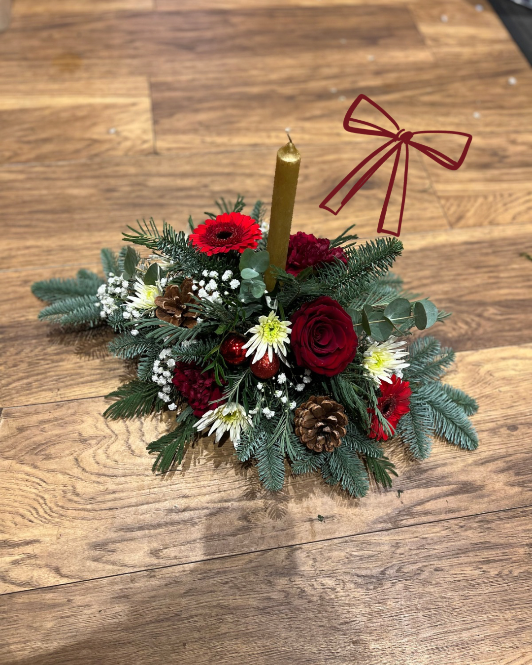 Candlelit Christmas Centrepiece